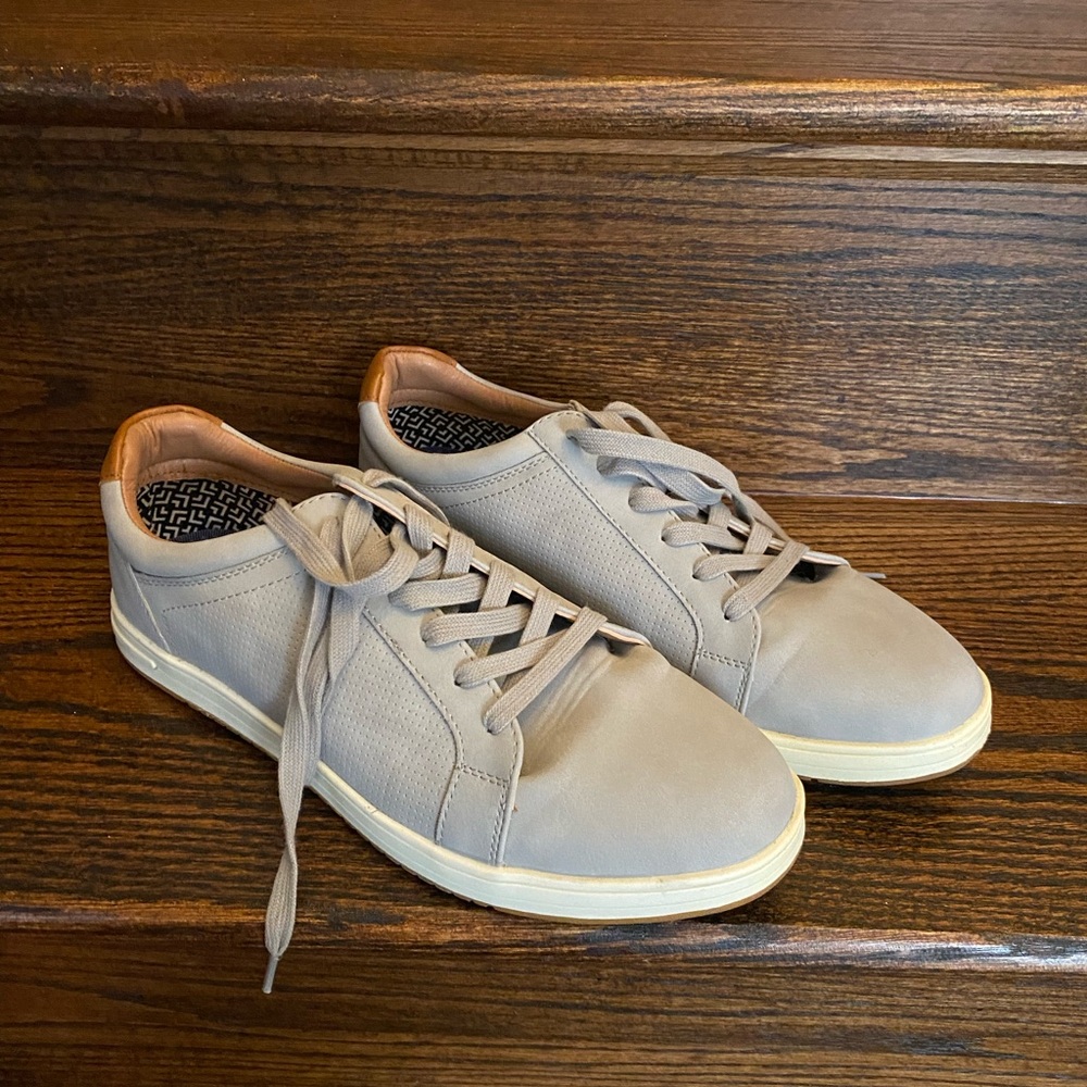 Men's Casual Gray Sneakers